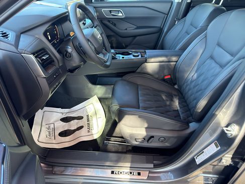 New 2026 Nissan Rogue Platinum image 15
