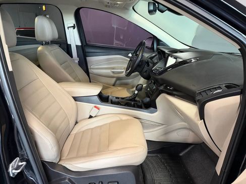Used 2017 Ford Escape Titanium FWD image 19