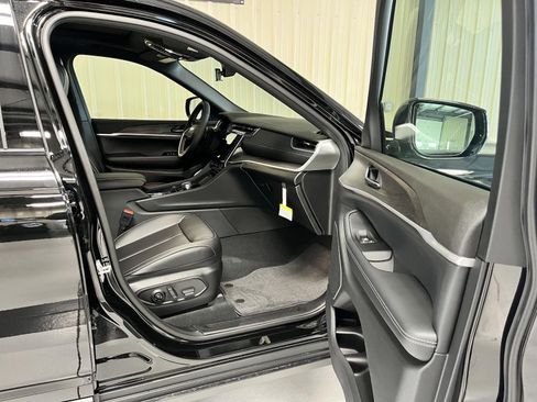 New 2025 Jeep Grand Cherokee L Limited image 14