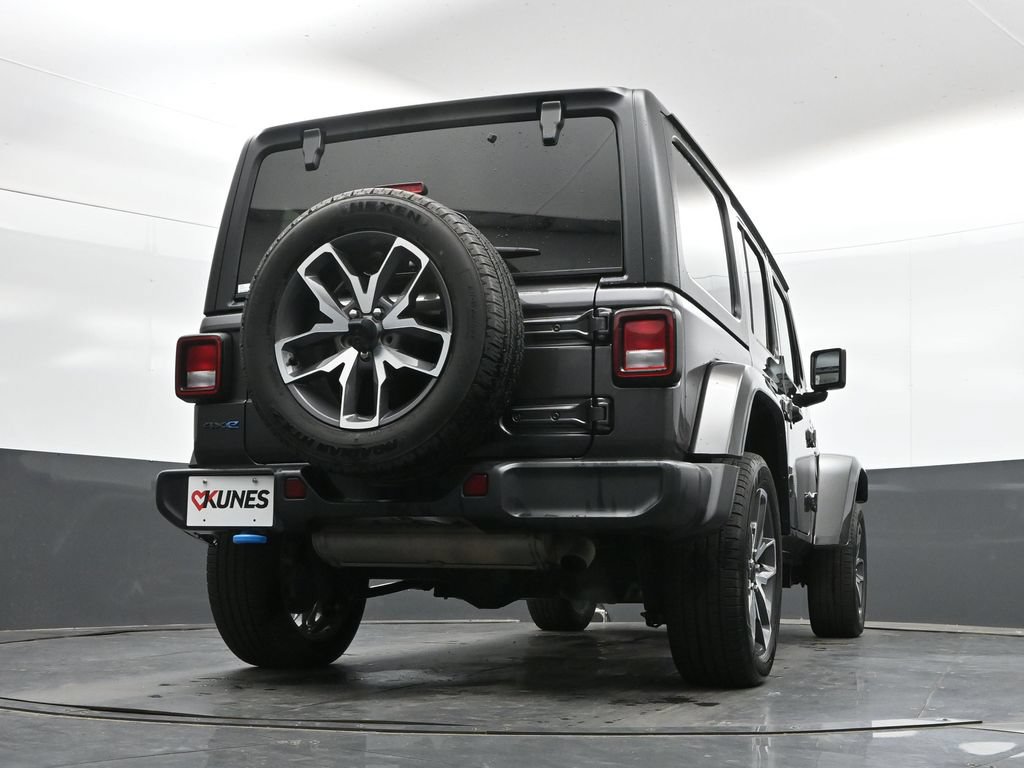 Used 2024 Jeep Wrangler Unlimited AWD/4WD image 38