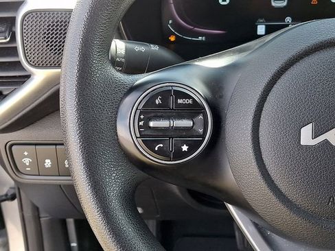 Used 2023 Kia Soul LX w/ LX Technology Package FWD image 21