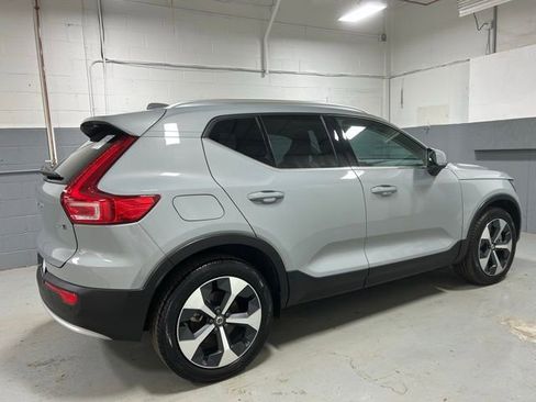 Used 2025 Volvo XC40 B5 Plus AWD/4WD image 3