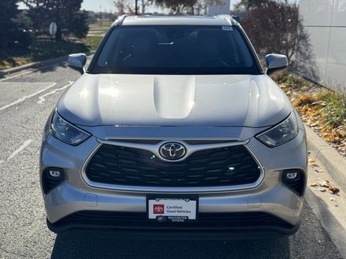Certified 2022 Toyota Highlander XLE image 40