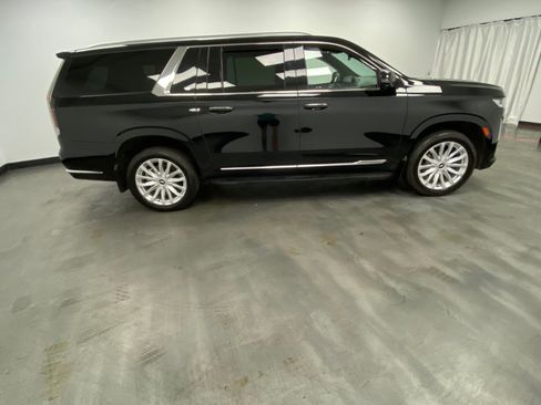Used 2022 Cadillac Escalade ESV Luxury AWD/4WD image 6
