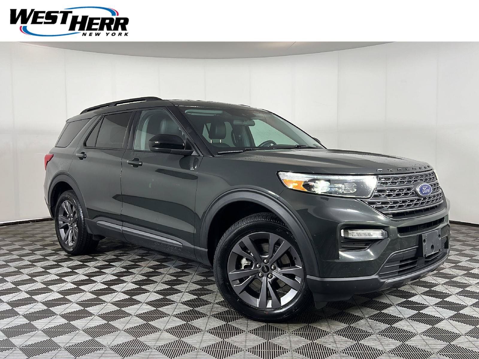 Used 2022 Ford Explorer XLT w/ Equipment Group 202A AWD/4WD image 1