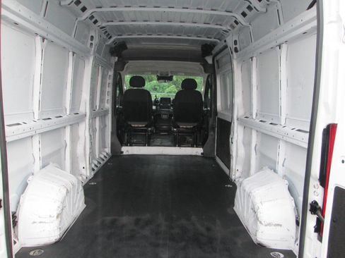 Used 2023 RAM ProMaster 2500 image 10