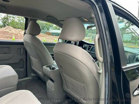 Used 2019 Kia Sedona L FWD image 36