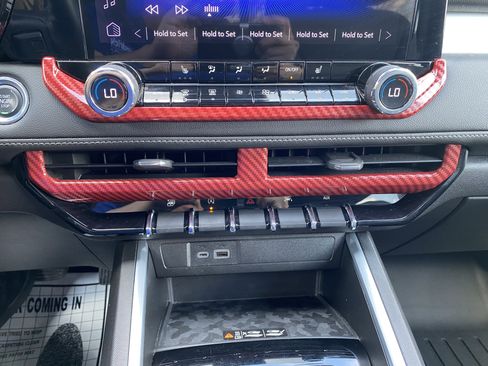 Used 2023 Chevrolet Colorado LT w/ LT Convenience Package III image 27