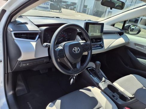 Used 2025 Toyota Corolla LE image 11