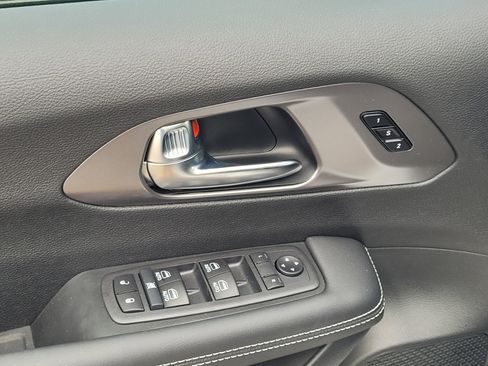 New 2026 Chrysler Pacifica Select image 10