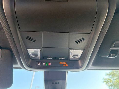 Used 2024 Chevrolet Equinox RS FWD image 30