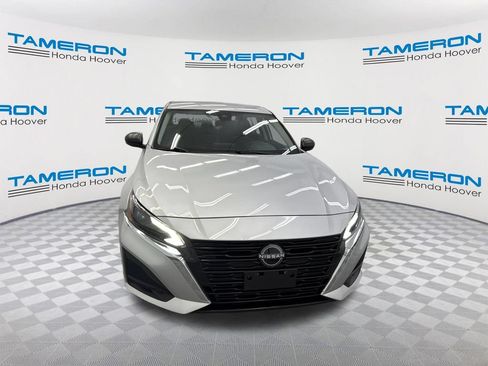 Used 2024 Nissan Altima 2.5 SV AWD/4WD image 8