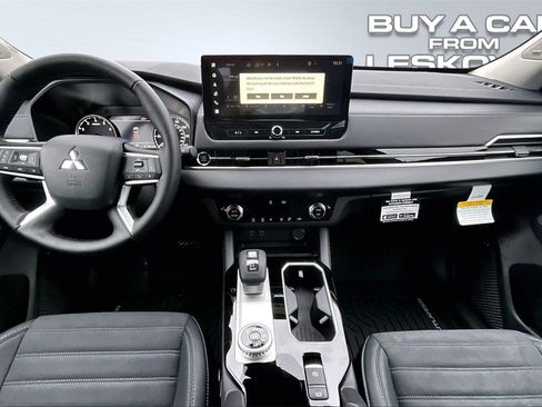 New 2026 Mitsubishi Outlander SE image 5