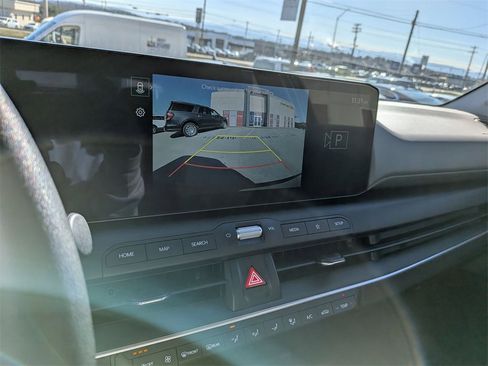 Used 2025 Kia K4 LXS image 16