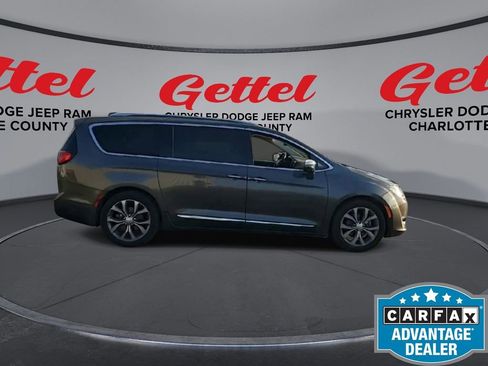 Used 2018 Chrysler Pacifica Limited w/ Tire & Wheel Group image 8