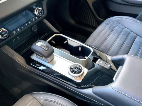 New 2026 Mitsubishi Outlander SE image 8