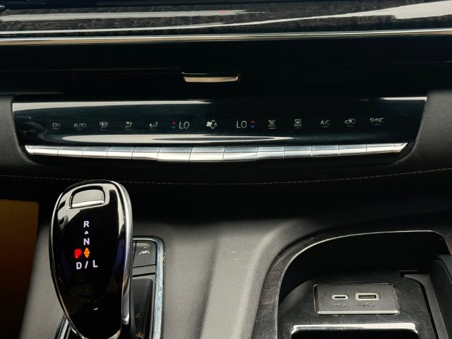 Used 2023 Cadillac Escalade Premium Luxury w/ LPO, Illumination Package RWD image 4