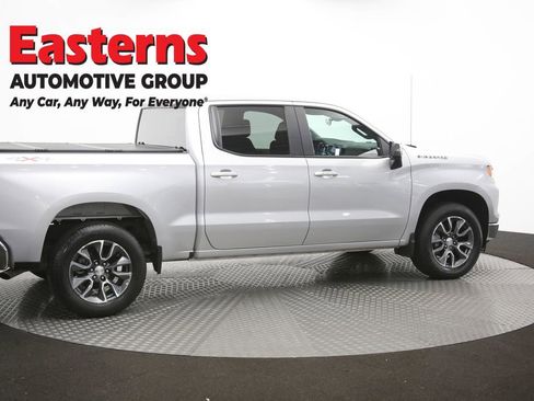 Used 2022 Chevrolet Silverado 1500 LT AWD/4WD image 45