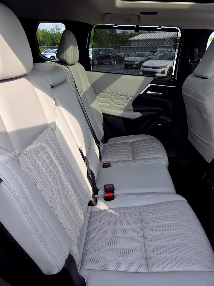 Used 2025 Mitsubishi Outlander SEL FWD image 50