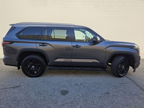 Used 2024 Toyota Sequoia Limited image 6