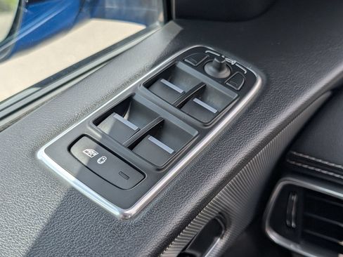Used 2020 Jaguar F-PACE SVR AWD/4WD image 16