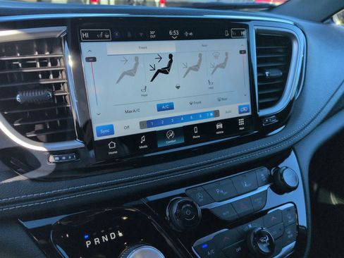 New 2026 Chrysler Pacifica Select image 19