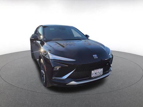 Used 2025 Buick Envista Sport Touring image 3