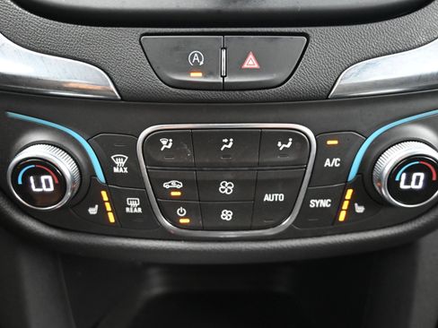 Used 2023 Chevrolet Equinox LT image 16