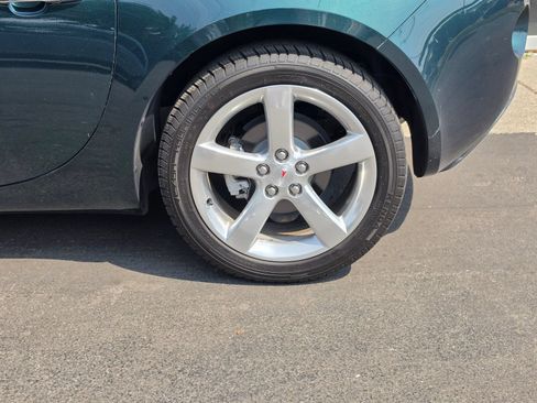 Used 2006 Pontiac Solstice Convertible w/ Power Package RWD image 3