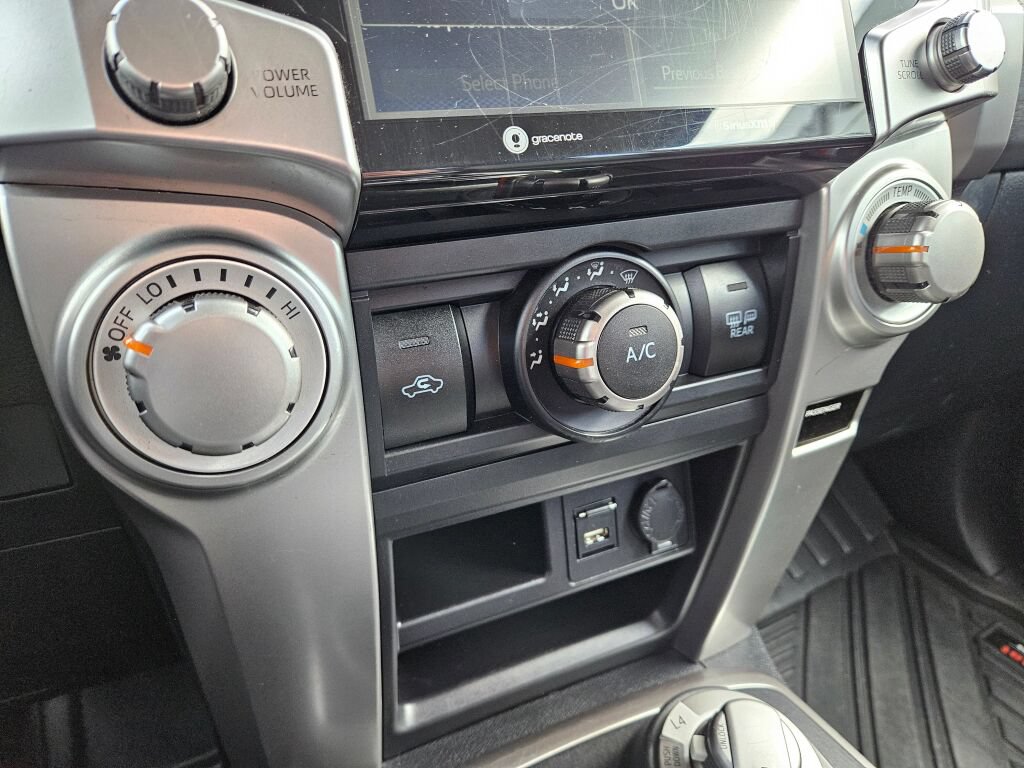 Used 2022 Toyota 4Runner SR5 AWD/4WD image 26