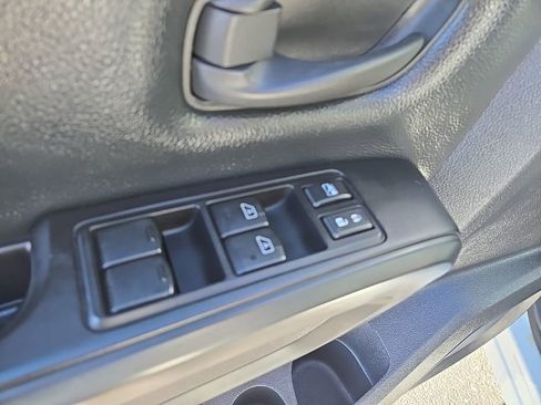 Used 2017 Nissan Titan S image 10