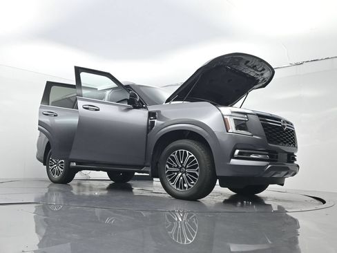 Used 2025 Nissan Armada SL w/ Captain's Chari Seat Package AWD/4WD image 28