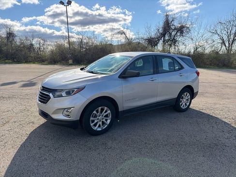 Used 2018 Chevrolet Equinox LS image 7