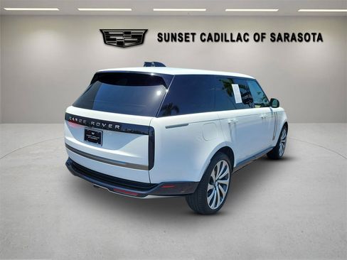 Used 2025 Land Rover Range Rover Long Wheelbase SE AWD/4WD image 4