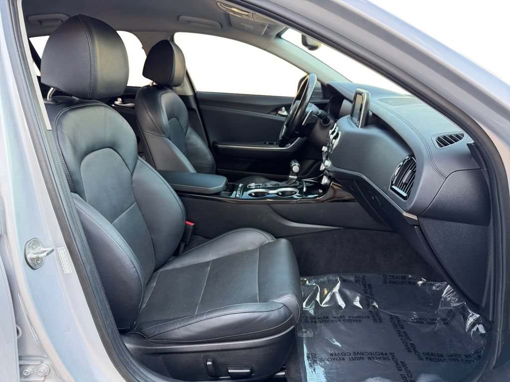 Used 2018 Kia Stinger AWD/4WD image 18