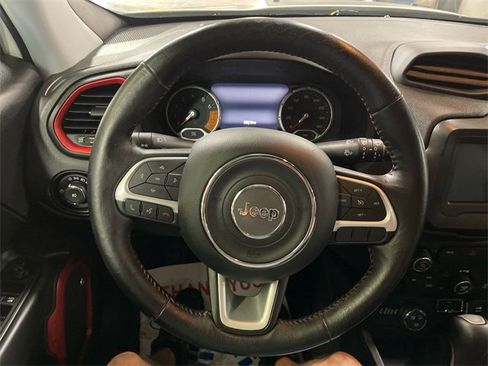 Used 2019 Jeep Renegade Trailhawk image 14