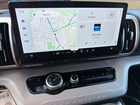 Used 2025 Ford Expedition Active image 11