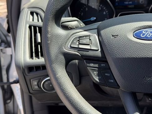 Used 2018 Ford Focus SEL FWD image 10