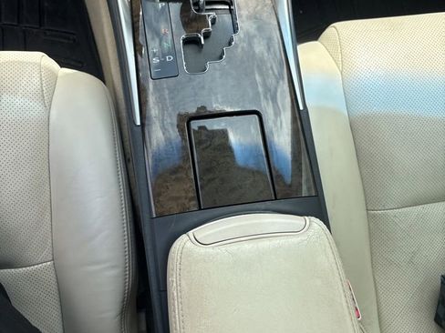 Used 2010 Lexus IS 350C RWD image 17