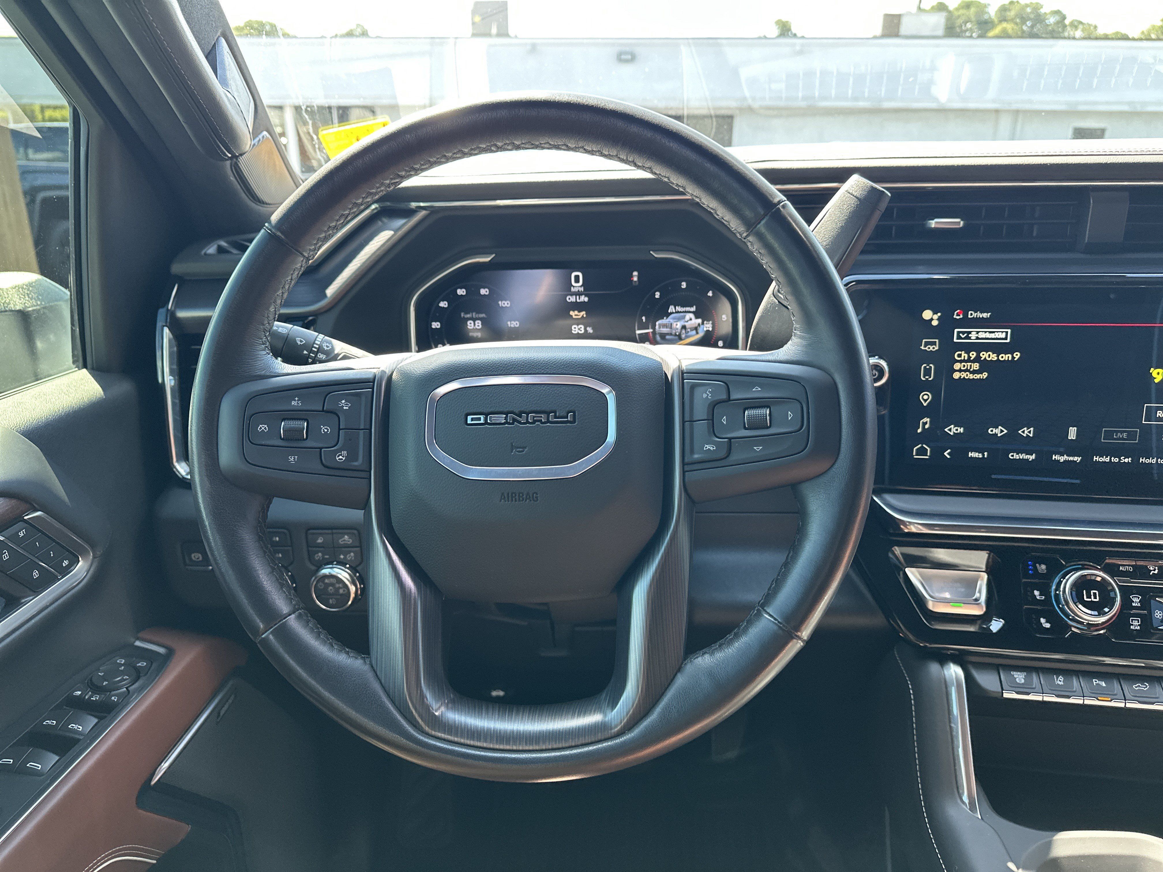 Used 2025 GMC Sierra 2500 Denali Ultimate AWD/4WD image 17