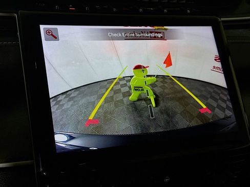 Used 2023 Jeep Grand Cherokee Limited w/ Luxury Tech Group II image 7