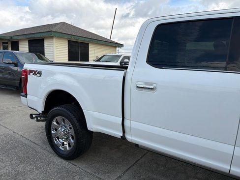 Used 2020 Ford F250 Platinum w/ FX4 Off-Road Package image 9