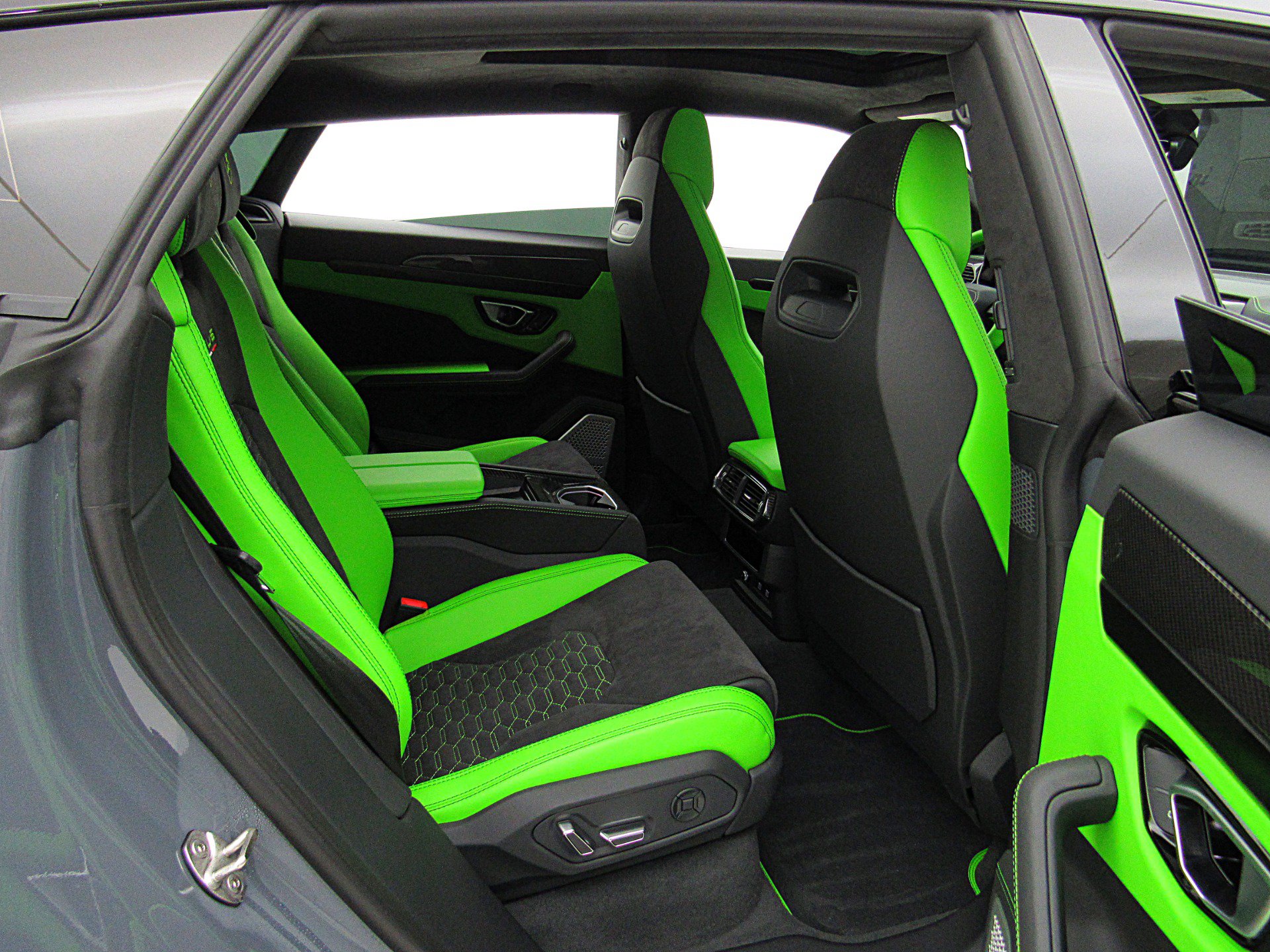 Used 2022 Lamborghini Urus AWD/4WD image 39
