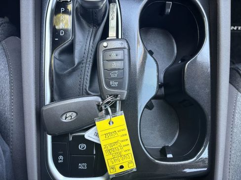 Used 2019 Hyundai Santa Fe SE image 32