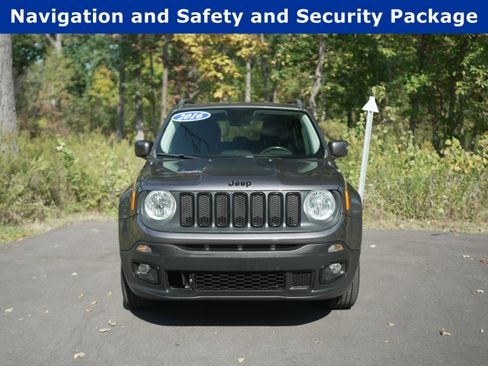 Used 2016 Jeep Renegade Latitude image 3