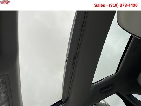 Used 2011 Toyota Venza AWD w/ Comfort Pkg image 20