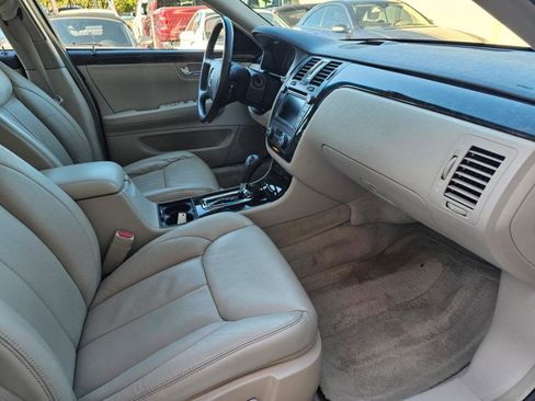 Used 2008 Cadillac DTS w/ Sun And Navigation Package image 9