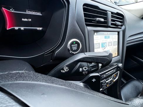 Used 2018 Ford Fusion SE w/ Equipment Group 201A image 39