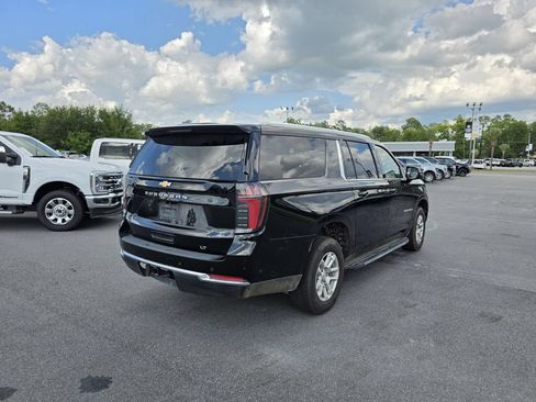 Used 2025 Chevrolet Suburban LT AWD/4WD image 5