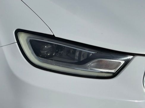 Used 2022 Chrysler Pacifica Touring-L image 8